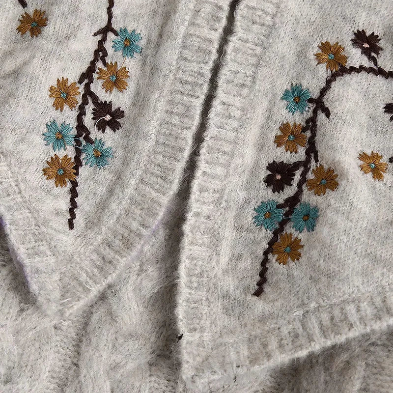 Retro wide Lapel with Flower Embroidered Sweater.  Simple and Special, Long Sleeve, Knit Pullover.